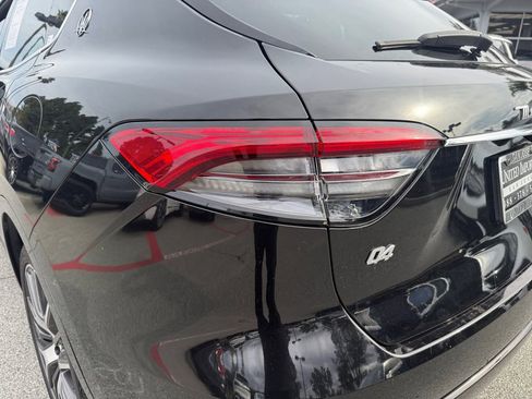 Used 2021 Maserati Levante image 36