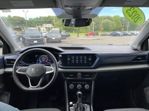 Used 2023 Volkswagen Taos SE w/ Panoramic Sunroof Package FWD image 13