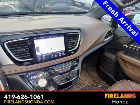 Used 2020 Chrysler Pacifica Limited w/ Tire & Wheel Group image 20