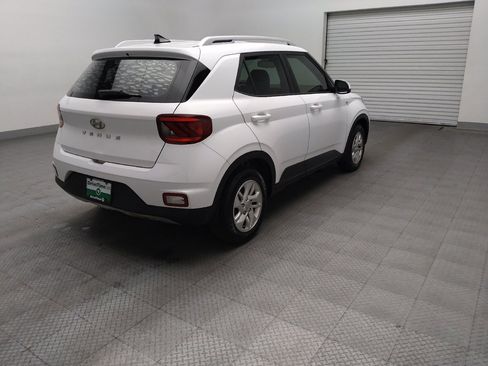 Used 2020 Hyundai Venue SEL w/ Convenience Package FWD image 9