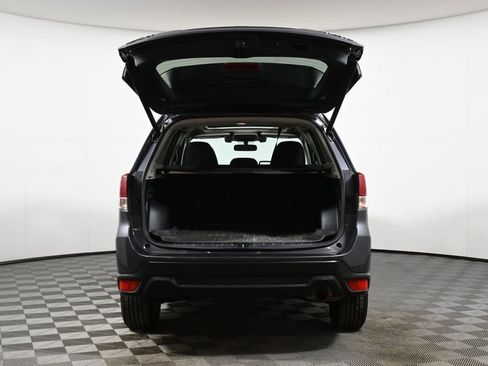 Used 2020 Subaru Forester Premium image 35