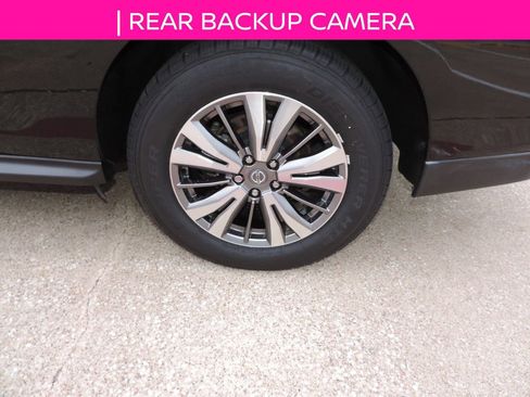 Used 2020 Nissan Pathfinder SV image 11