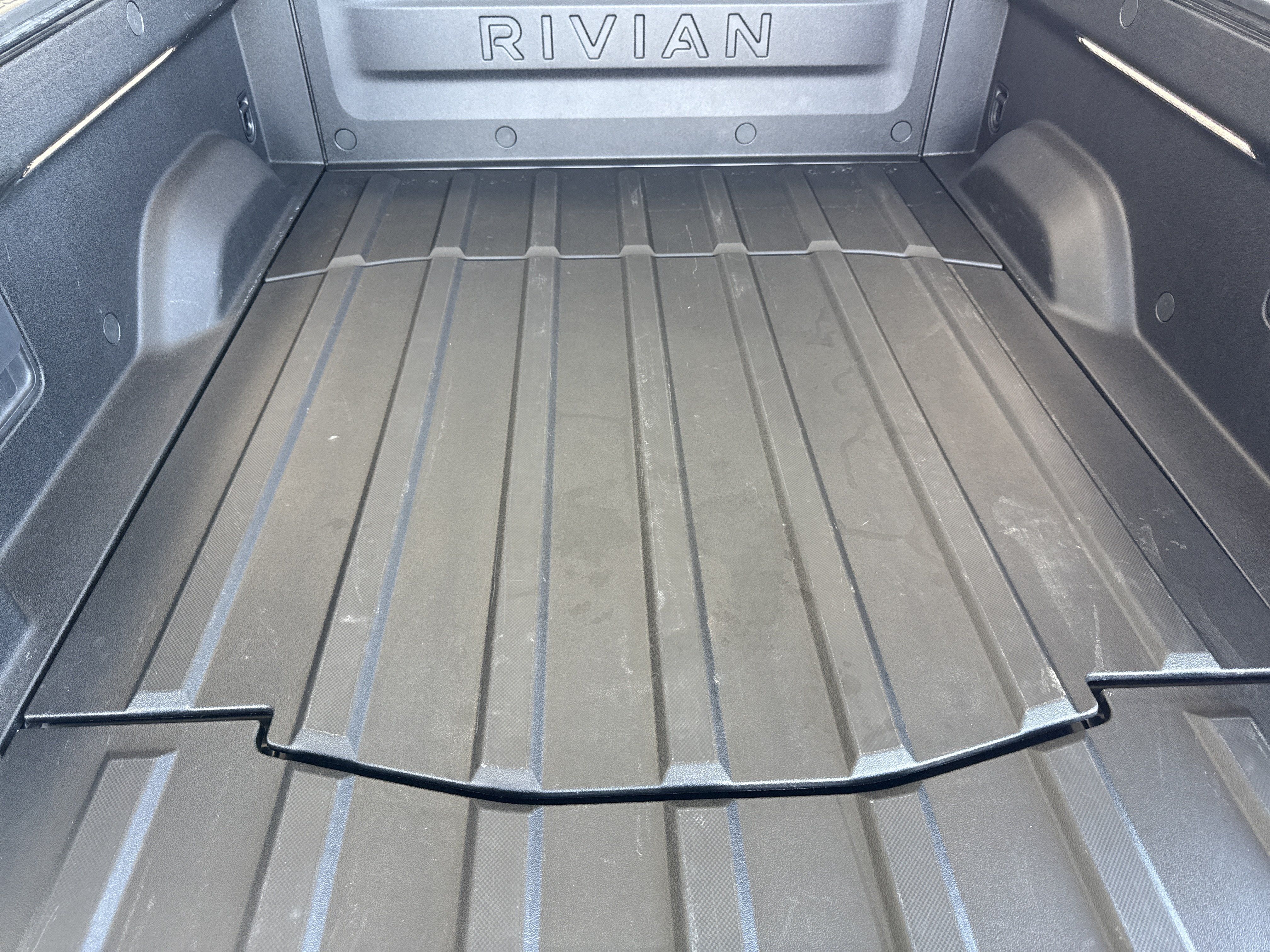 Used 2025 Rivian R1T Adventure Dual AWD/4WD image 49