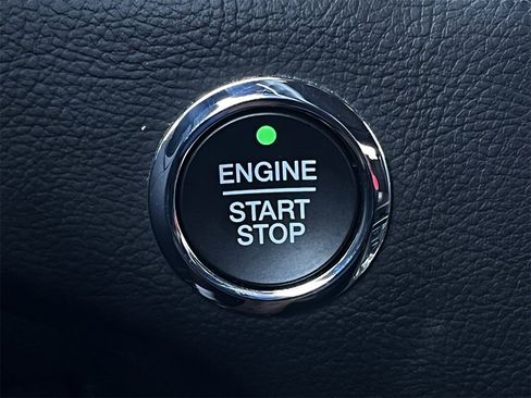 Used 2021 Ford Edge Titanium w/ Equipment Group 301A image 18