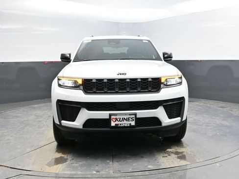 New 2026 Jeep Grand Cherokee L 4WD image 2