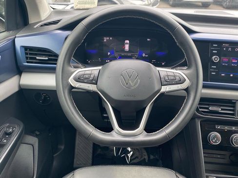 Certified 2023 Volkswagen Taos SE w/ Panoramic Sunroof Package AWD/4WD image 5