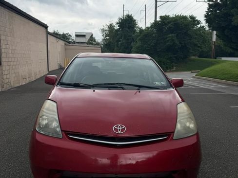 Used 2007 Toyota Prius w/ Pkg 2 FWD image 2