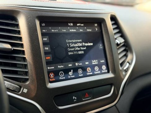 Used 2020 Jeep Cherokee Trailhawk w/ Cold Weather Group AWD/4WD image 14