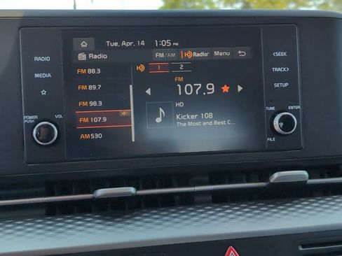 Used 2023 Kia Carnival LX image 17