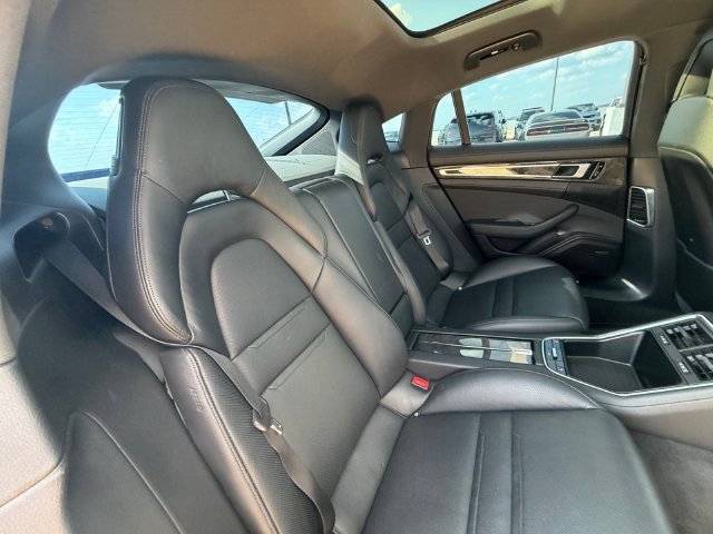 Used 2018 Porsche Panamera 4 AWD/4WD image 17