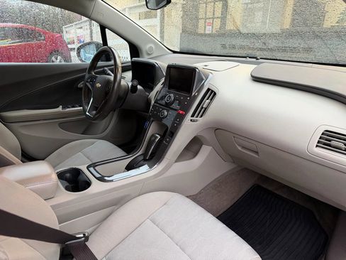 Used 2014 Chevrolet Volt FWD image 20