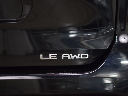 Used 2023 Toyota Highlander LE AWD/4WD image 22