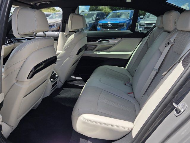 Used 2022 BMW 745e xDrive w/ M Sport Package AWD/4WD image 13