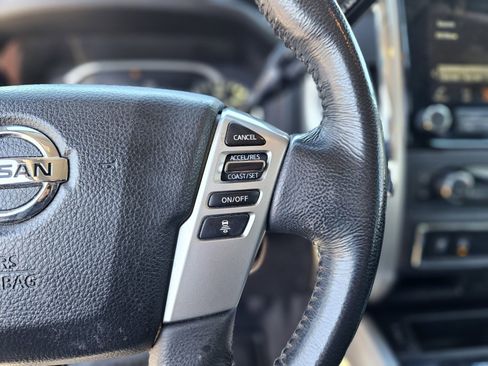 Used 2021 Nissan Titan SV w/ SV Convenience Package image 30