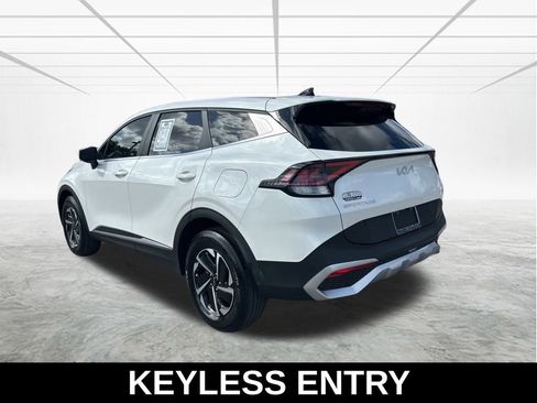 Used 2023 Kia Sportage LX image 7