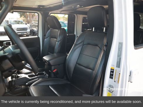 Used 2023 Jeep Wrangler Unlimited Sahara image 10