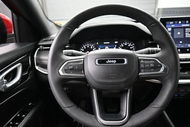 Used 2023 Jeep Compass Limited AWD/4WD image 8