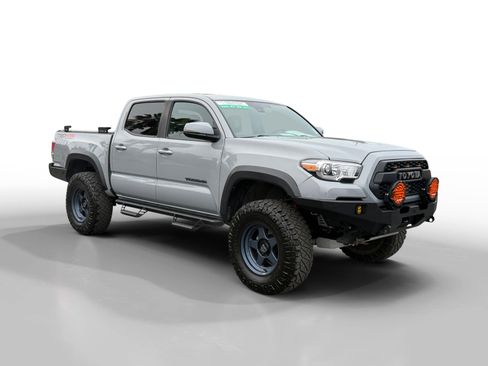 Used 2021 Toyota Tacoma TRD Off-Road image 7