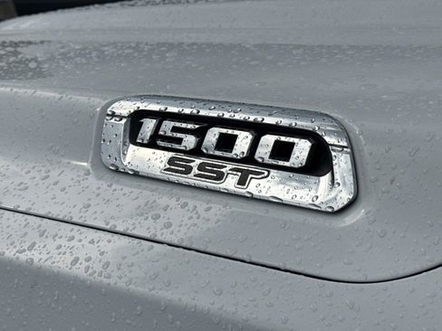 Used 2025 RAM 1500 Laramie AWD/4WD image 13