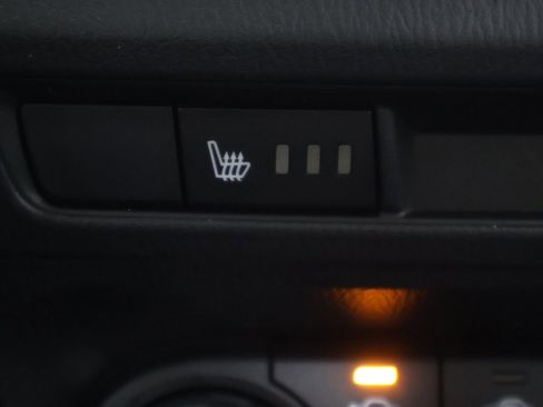 Used 2018 MAZDA MAZDA3 Touring image 39