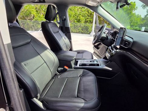 Used 2024 Ford Explorer Limited w/ Limited Technology Package RWD image 26