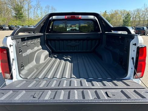 Used 2025 Chevrolet Colorado ZR2 w/ Technology Package AWD/4WD image 13