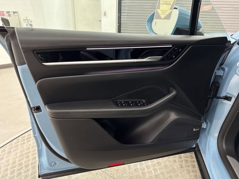 Used 2025 Porsche Macan Electric image 23