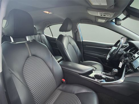 Used 2019 Toyota Camry SE FWD image 20