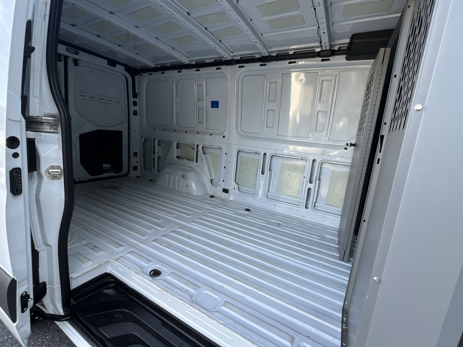 Used 2025 Mercedes-Benz Sprinter 2500 image 29