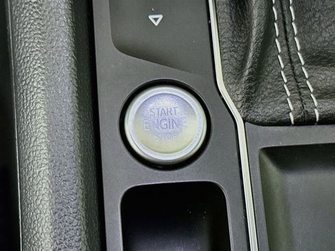 Used 2023 Volkswagen Atlas SE FWD image 20