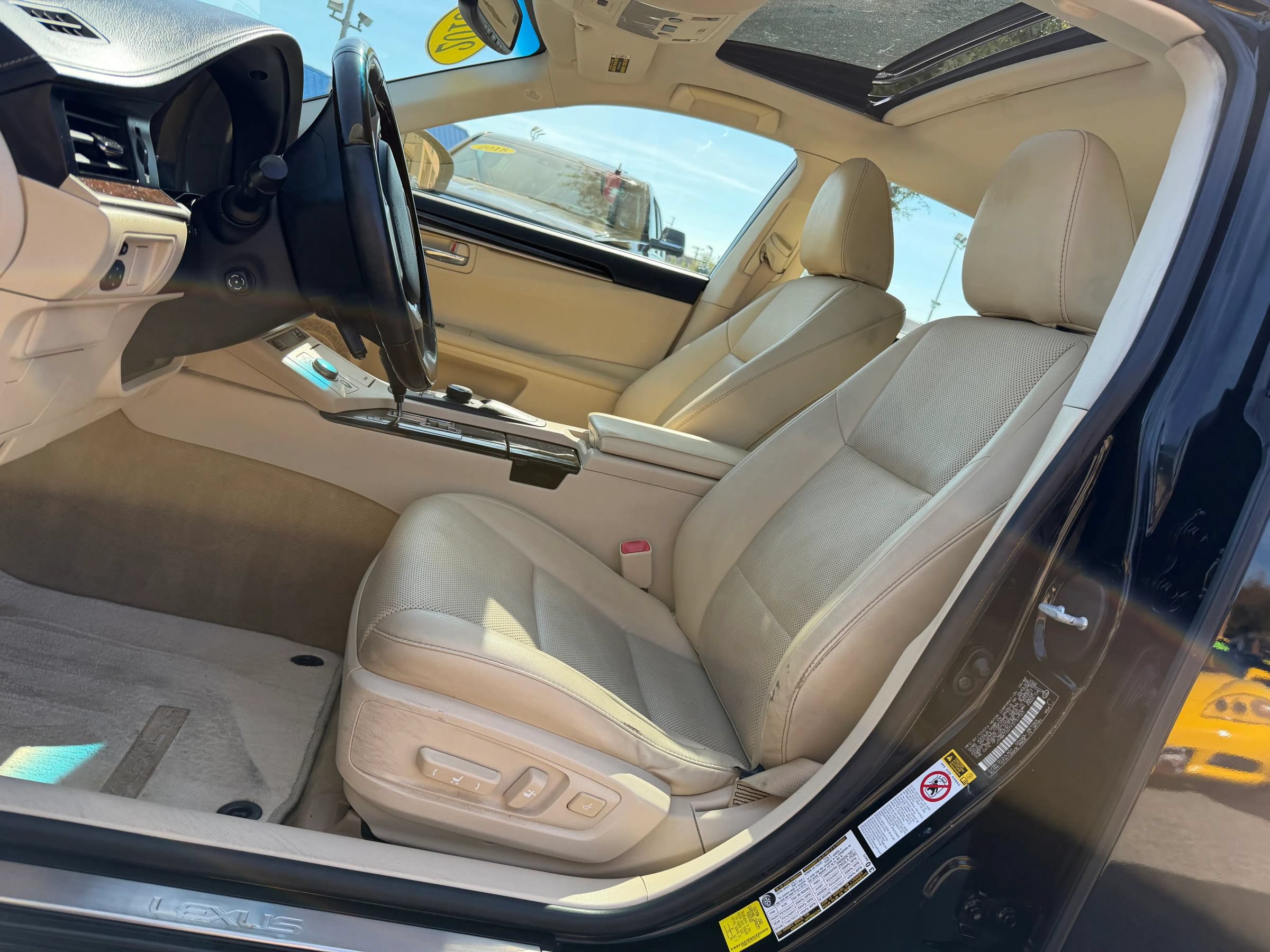Used 2015 Lexus ES 350 w/ Premium Package FWD image 12