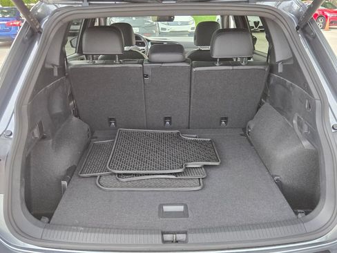 Certified 2024 Volkswagen Tiguan SE R-Line AWD/4WD image 16