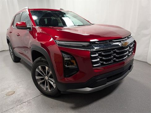 New 2026 Chevrolet Equinox LT w/ Convenience Package II image 2