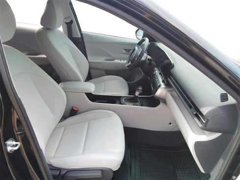 Certified 2025 Hyundai Kona SEL image 15
