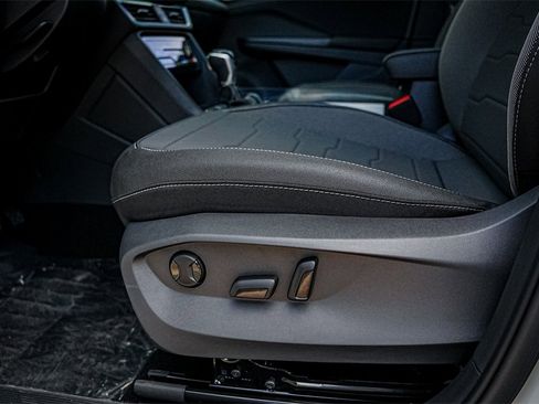 New 2025 Volkswagen Taos SE image 20