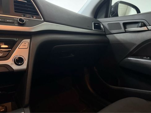 Used 2018 Hyundai Elantra SEL FWD image 19