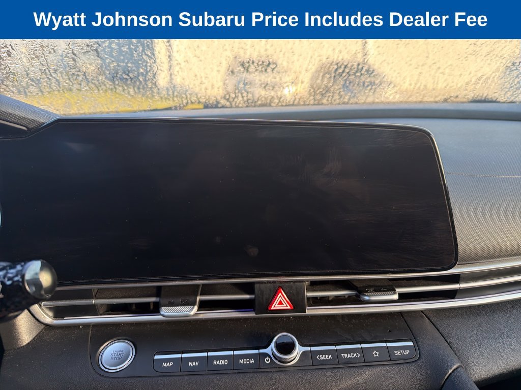 Used 2025 Hyundai Elantra SEL FWD image 25