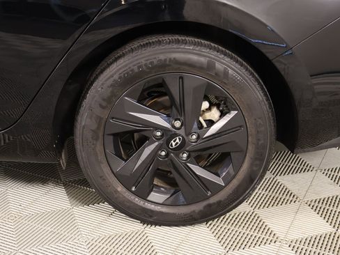 Used 2023 Hyundai Elantra SEL image 17