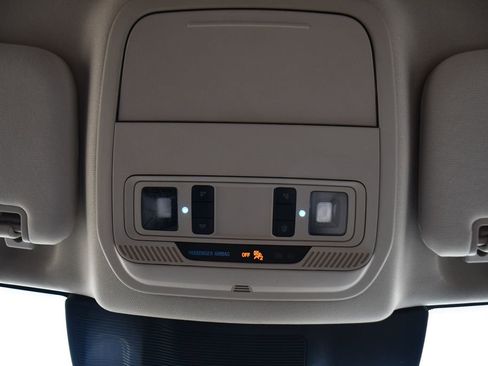 Used 2022 Ford Explorer XLT w/ Equipment Group 202A image 29