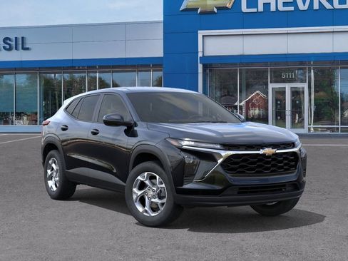 New 2026 Chevrolet Trax LS w/ LS Convenience Package FWD image 7