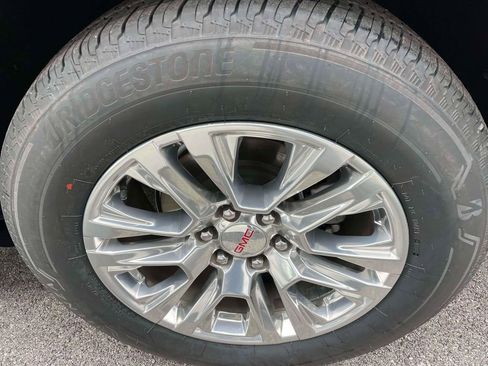 Used 2023 GMC Yukon Denali AWD/4WD image 11