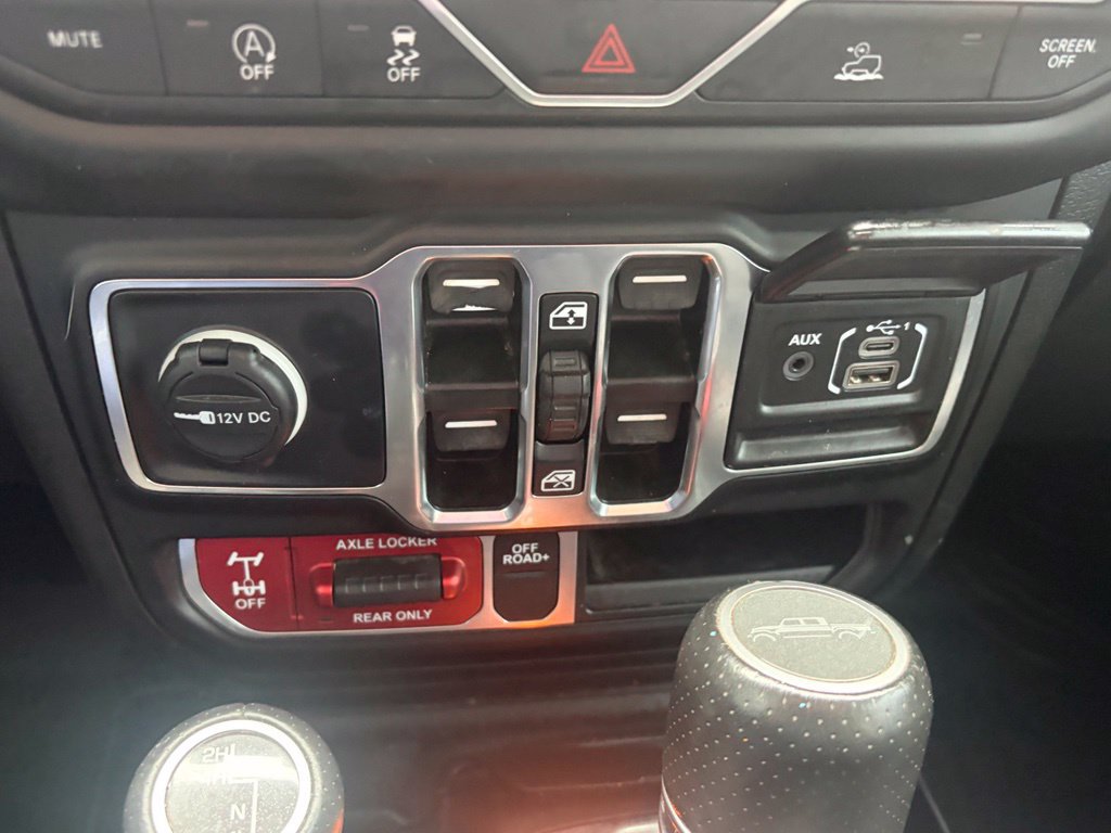 Used 2023 Jeep Gladiator Mojave w/ Trailer Tow Package AWD/4WD image 31
