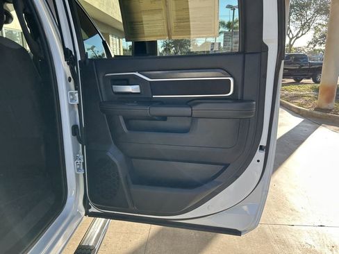 Used 2024 RAM 3500 Big Horn image 33