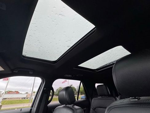 Certified 2017 Ford Explorer Limited AWD/4WD image 13