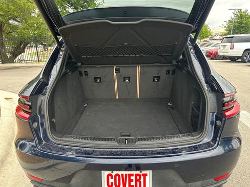 Used 2018 Porsche Macan AWD/4WD image 42