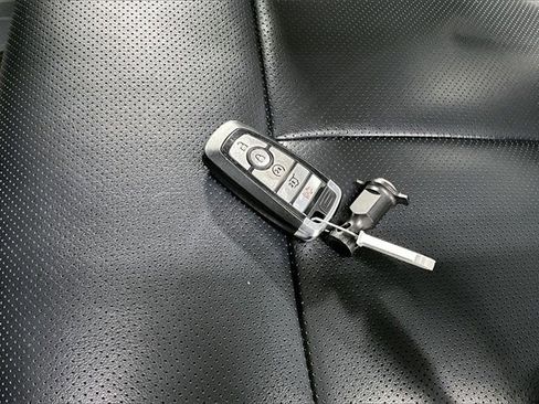 Used 2023 Ford Expedition Max XLT image 33