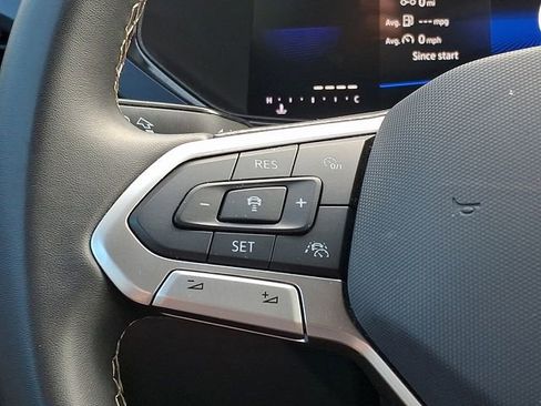 Used 2024 Volkswagen Taos SE image 22