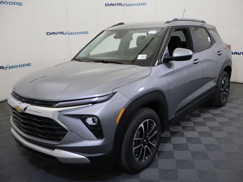 New 2026 Chevrolet TrailBlazer LT w/ LT Cold Weather Package FWD image 12