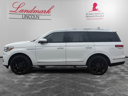 Certified 2023 Lincoln Navigator Reserve AWD/4WD image 2