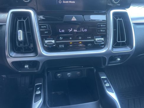 Used 2021 Kia Sorento S FWD image 29